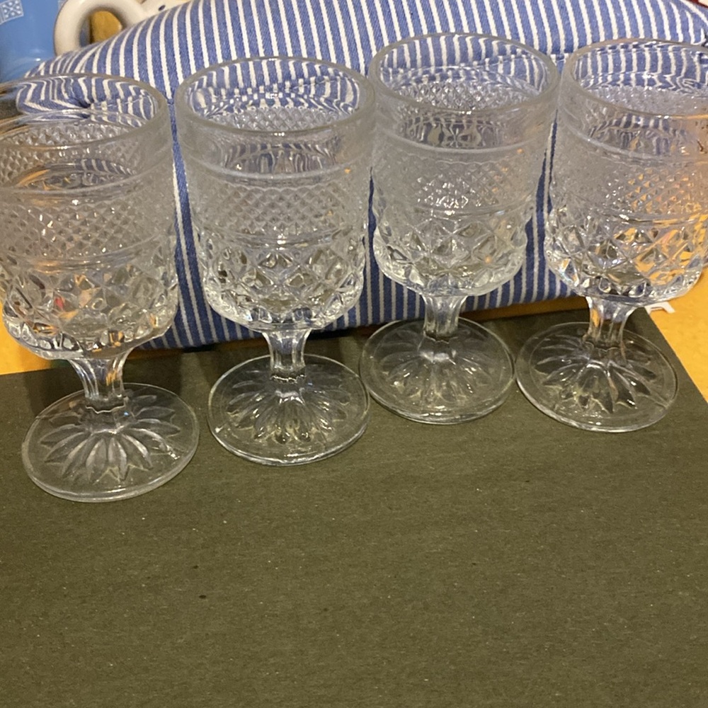 Set Of 4 Vintage Anchor Hocking Wexford Stemmed Goblets. 4 oz each